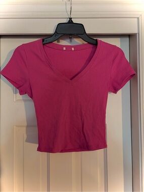 Y2K Vibrant Hot Pink Ribbed V-Neck Crop Top - Size Medium